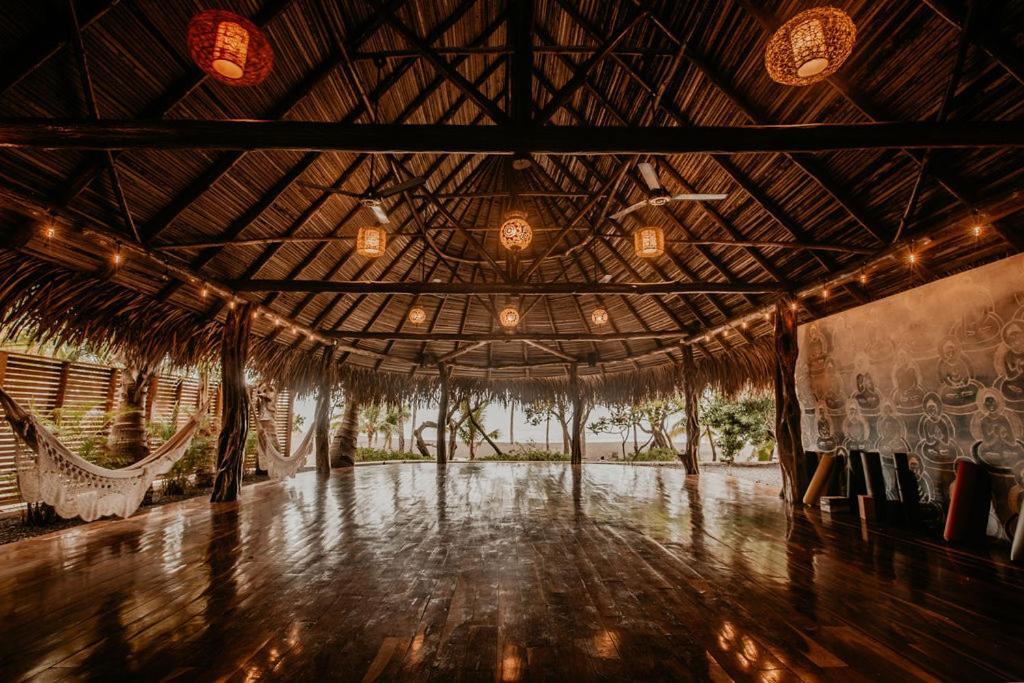 Sansara Surf Yoga & Resort Cambutal Exterior photo