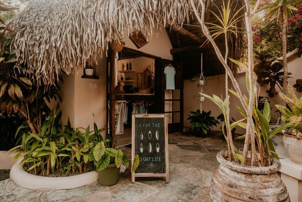 Sansara Surf Yoga & Resort Cambutal Exterior photo